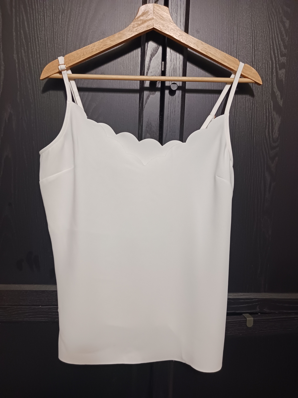 Ted Baker London White Scalloped V-Neck Camisole